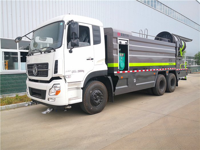 東風(fēng)天龍多功能抑塵車